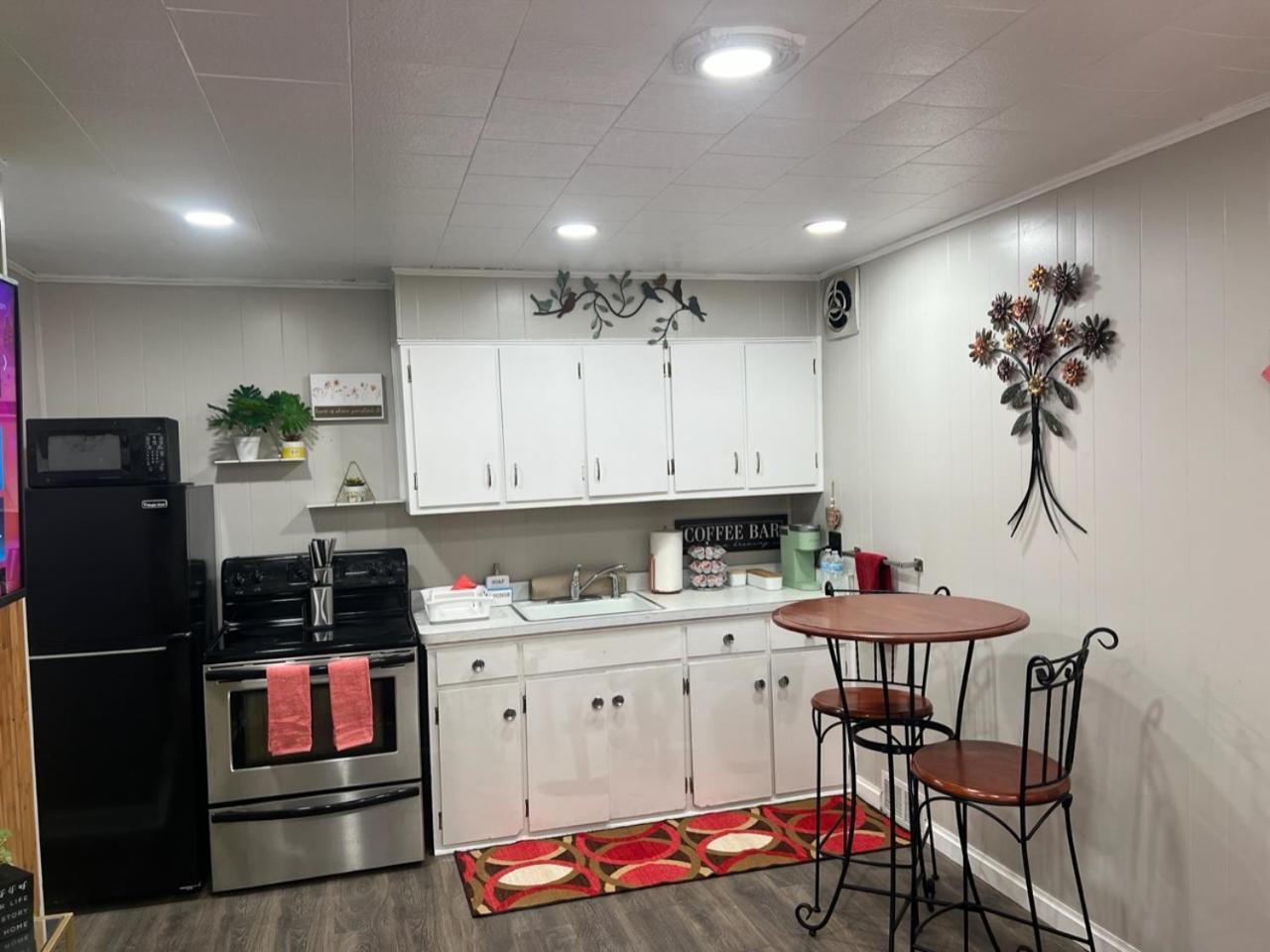 Cozy Buffalo Home-Sleeps 4 Lackawanna Kültér fotó